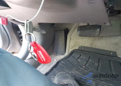 1999 Toyota Camry Le из США, поврежденный, VIN 4T1BG28K1XU607979